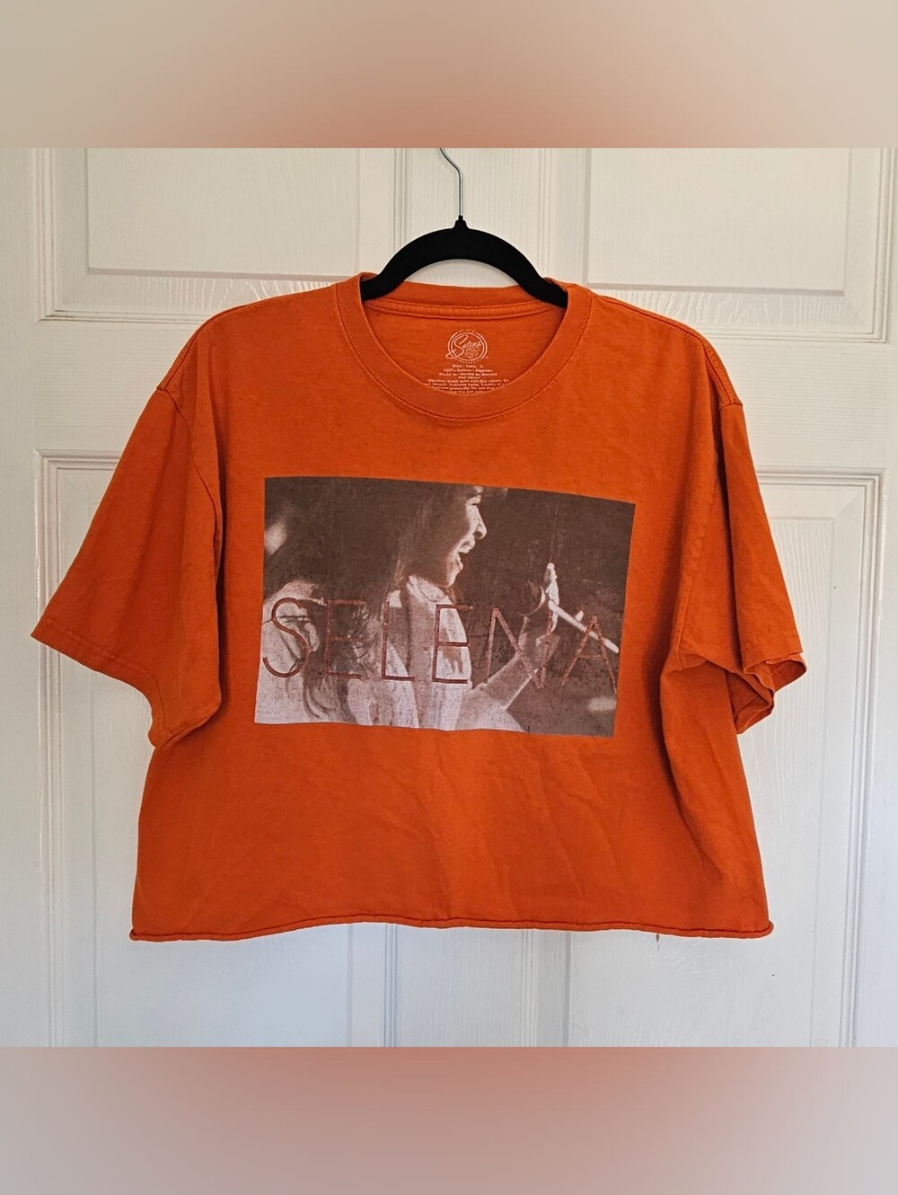 Official Selena Quintanilla Merch 2019 Crop Boxy Graphic Tee Orange Raw Hem L
